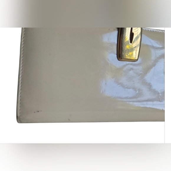 Gucci Vintage Patent Leather Nude Wallet with Gold Accent Clasp - Picture 12 of 16